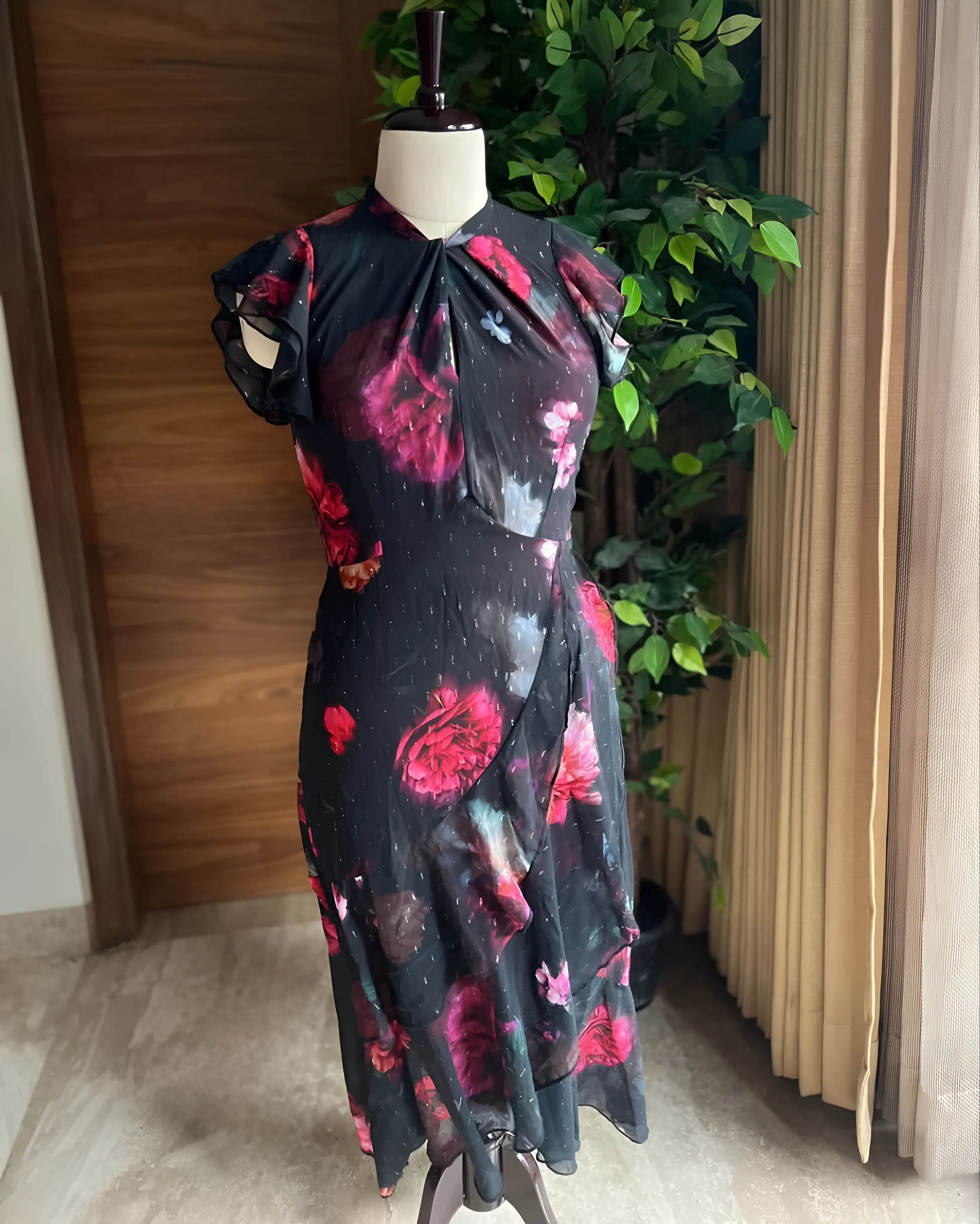 Original camera photo (mannequin)